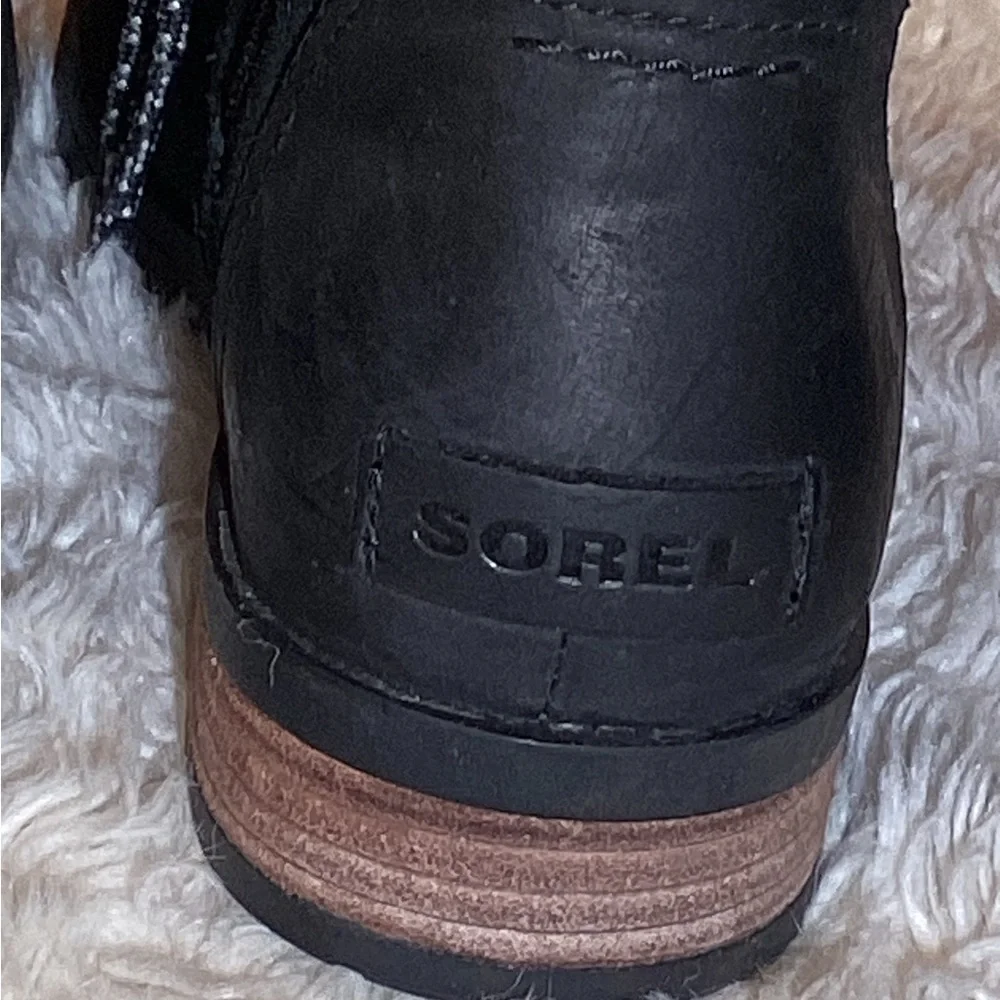 Sorel Emilie Short black leather Lace Boot size 10